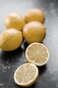 kitchen-diy-cleaning-lemons